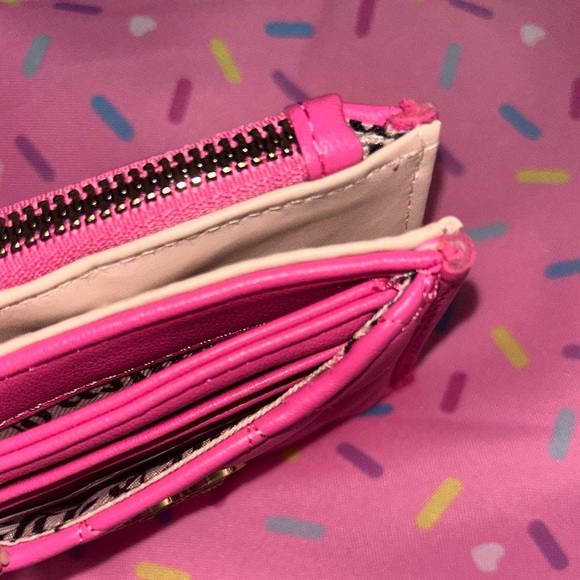 Juicy Couture Hot Pink Heart Wallet - Picture 3 of 5